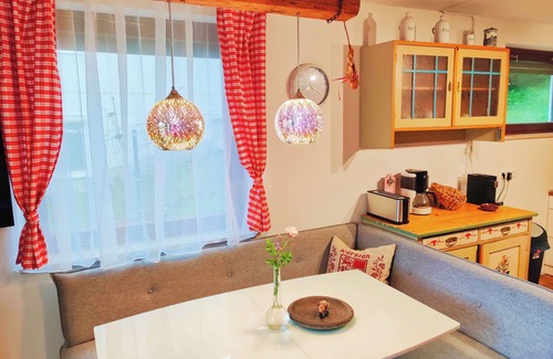Keutschach am See Apartment | Wellness- HotTub & Sauna- Pet Friendly- Hiking