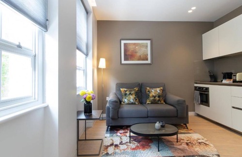 Hampstead Apartment | Wells Court by Aeria Apartments