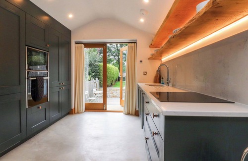 Airton Cottage | WELLY BOB COTTAGE, pet friendly, luxury holiday cottage in Airton