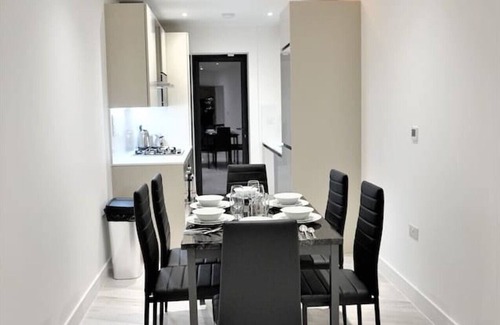 Barnhill Apartment | Wembley Stadium- 3 Bedroom Ground Floor Garden Apt