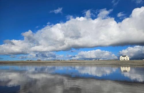 Dinas Dinlle Apartment | Wendon Holidays
