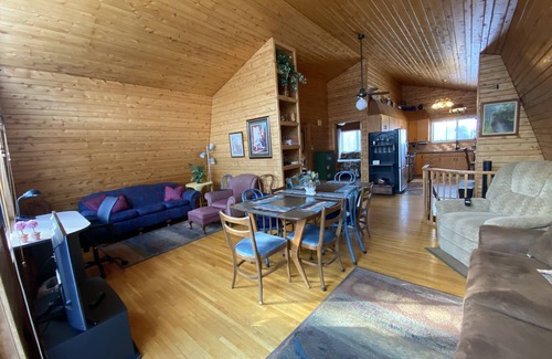 Warroad House | Wenzel's Woods-Pet Friendly/Fishing/Hunting/Hockey/Golf/ATVs
