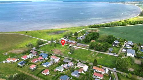 Boiensdorf House | Werder Chalet - WOLKE 7 - Ostsee-Strand 150m I Sauna I eKamin I Tiny House für 2 Personen I by "Meyers am Meer"