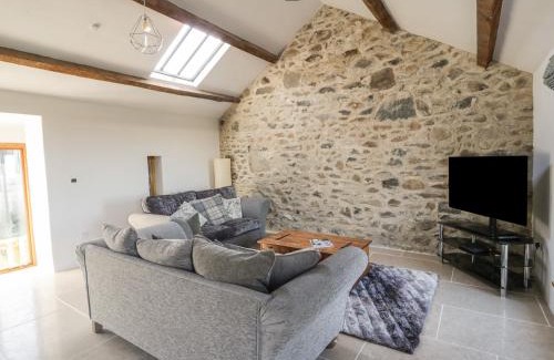 Dinas House | Wern Olau Cottage