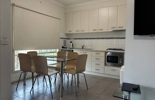 Werribee House | Werribee Short Stay Villas & Accommodation