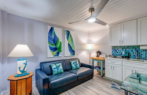 Hope Town Apartment | Wesbrook Studio - New, Cozy Retreat with Dock Slip in Marnie’s Landing