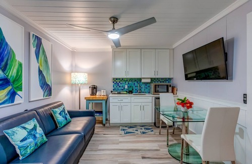 Hope Town Apartment | Wesbrook Studio - New, Cozy Retreat with Dock Slip in Marnie’s Landing