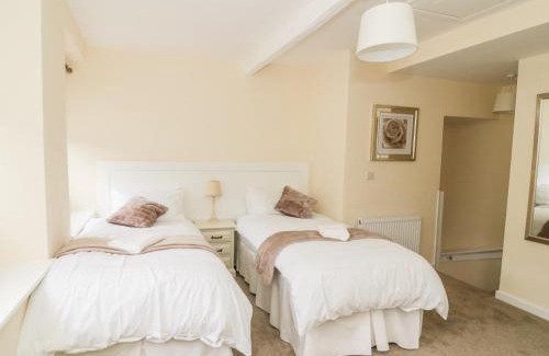 Ingrow House | Wesley Cottage