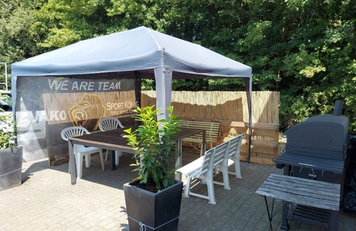 Niederkruechten Apartment | Wesports Bootcamp