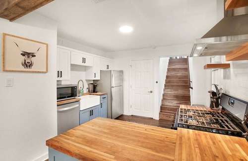 Clarksville House | West 6th Street Mansion | Walk Everywhere