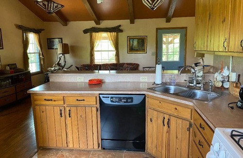 Graham County Cabin | West Cabin Peaceful and roomy cabin in private rural setting. 2 bed 2 bath