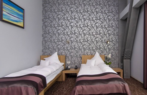 Floresti Hotel | West City Hotel