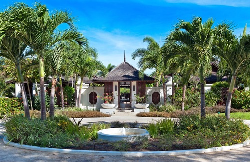 Halcyon Heights Villa | West Coast luxury 4 BR Villa on Sandy Lane near sea, 56’saltwater pool