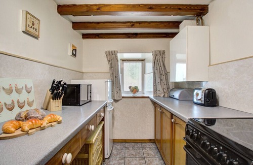 Worton House | West Cottage - Two Bedroom House, Sleeps 4