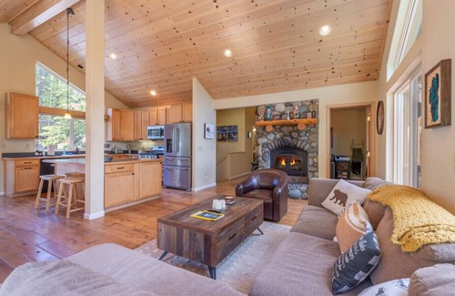 Comstock Acres Cabin | West Shore Cabin with Hot Tub!