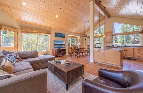 Comstock Acres Cabin | West Shore Cabin with Hot Tub!
