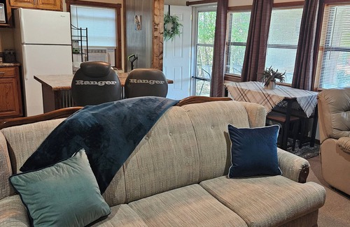 Theodosia Cabin | West Side Angler's Studio/Cabin close to Bull Shoals Lake