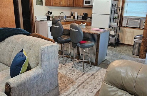 Theodosia Cabin | West Side Angler's Studio/Cabin close to Bull Shoals Lake