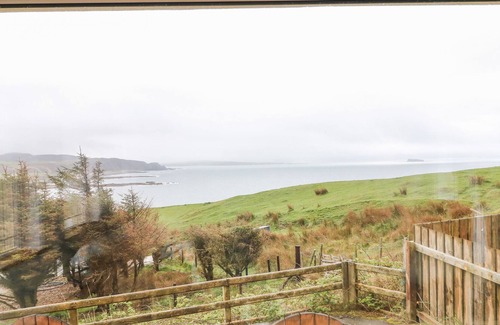 Malin Cottage | WEST TOWN, family friendly in Malin Head, County Donegal