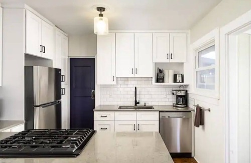 Edgewater House | WestboundBNB ๐Cedar Spa ๐ถ Friendly, 10min to ๐