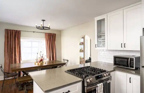 Edgewater House | WestboundBNB ๐Cedar Spa ๐ถ Friendly, 10min to ๐