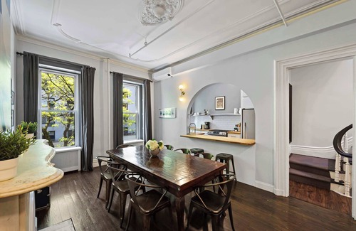 Midtown West House | Westbury by RoveTravel | 4BR Midtown West Townhome