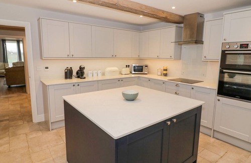 Gretton Other | WESTER, character holiday cottage, with a garden in Crick