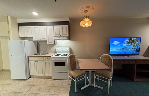Whitecourt Hotel | Western Budget Whitecourt 1 & 2
