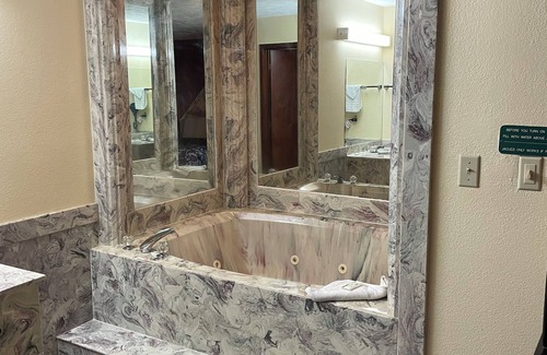 Hazlehurst Hotel | Western Inn Express