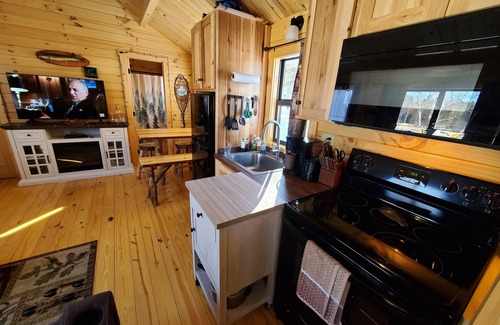 Eustis Cabin | Western Mountain Retreat. Hunt,Fish or Relax. 20 minutes to Sugarloaf. nnnn