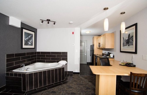 Carnduff Hotel | Western Star All Suites Carnduff