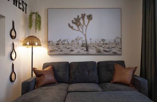 Inglewood Apartment | Western Vibes Retreat by Calgary Stampede and Downtown Calgary