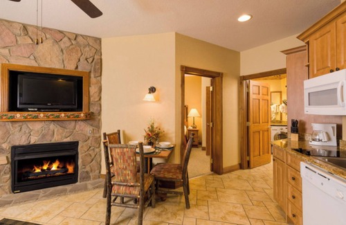 Gatlinburg Apartment | Westgate Smoky Mountain Resort & Water Park