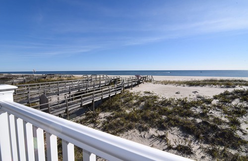 West Hampton Dunes House | Westhampton Beach Oceanfront, 4 Bedrooms, Pool. Super Clean. Relax and Chill.