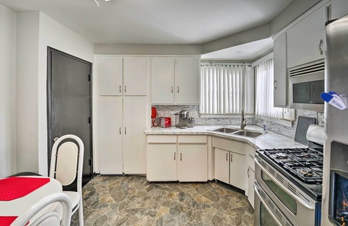 Westland House | Westland Home w/Yard ~ 20 Mi to Downtown Detroit!