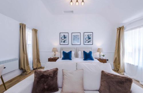 Hull Old Town Apartment | Westminster House Studio - By Assured Stays