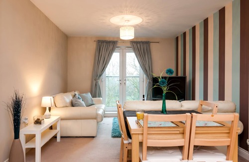 Basingstoke Apartment | Westside Apartments :Cosy 2 Bed 2 Bath Flat