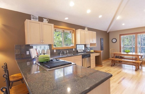 Sunriver House | Westside Retreat House - On Poplar Lane in Sunriver, Oregon