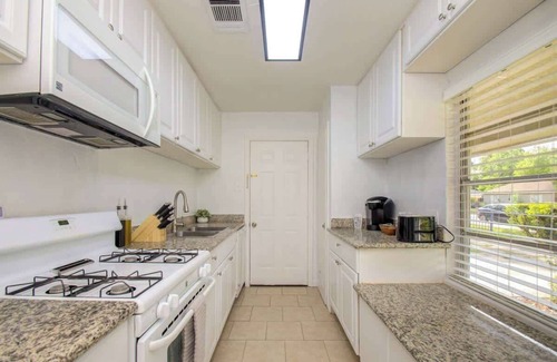 Spring Branch East House | Westview Oasis - Houston 2BD 1BA with Huge Backyard