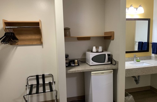 Neepawa Hotel | Westway Inn Motel