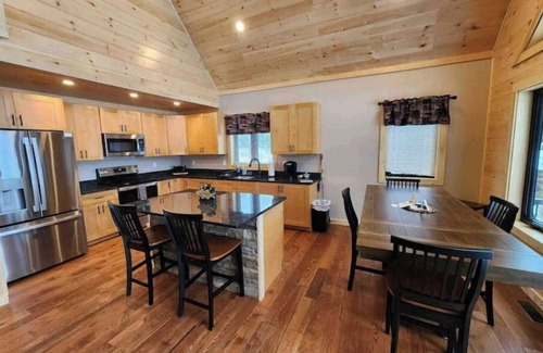 Pittsburg House | Westwood cabin Brand new built