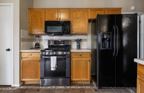 Pflugerville House | WeWelcome you to our 3 bedroom house w heated Pool