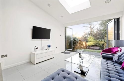 Weybridge House | Weybridge Home