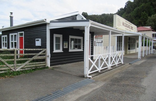 Whangamomona Cottage | Whanga Butcher Shop Whangamomona