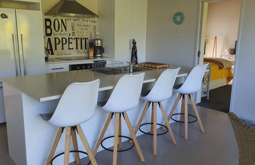 Whangapoua House | Whangapoua waves - Own Private getaway near the seashore