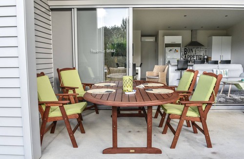 Whangapoua House | Whangapoua waves - Own Private getaway near the seashore