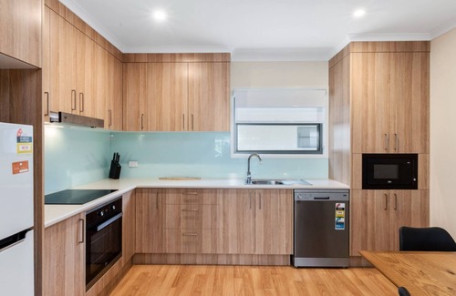 North Batemans Bay Apartment | Wharf at North Batemans