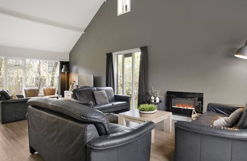 Midlaren Cottage | Wheelchair accessible bungalow for 8 persons