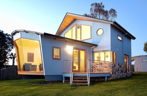Strahan Apartment | Wheelhouse Apartments