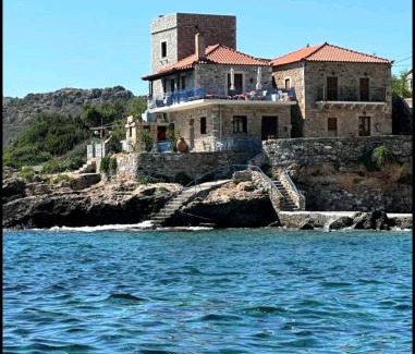 Lefktron House | Wheelhouse Trachila Mani